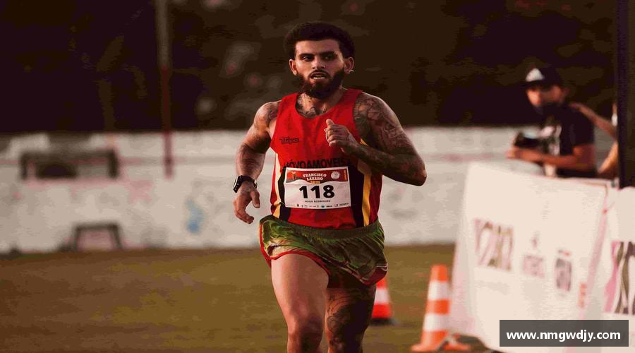 拼搏绽放，青春无悔！